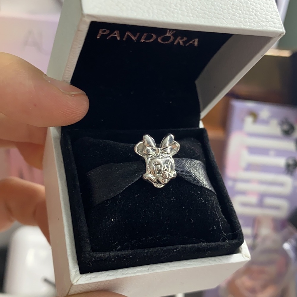 Authentic pandora minnie mouse like new  🚨🐭